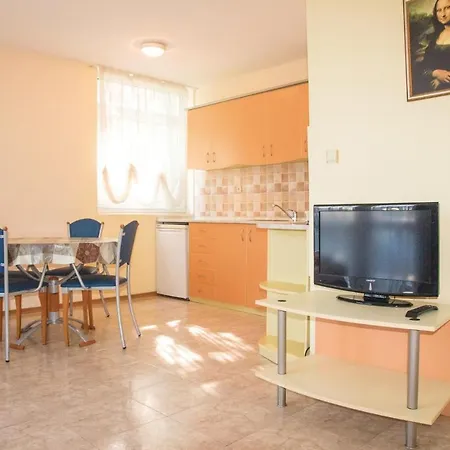 Two-bedroom In Apartman *